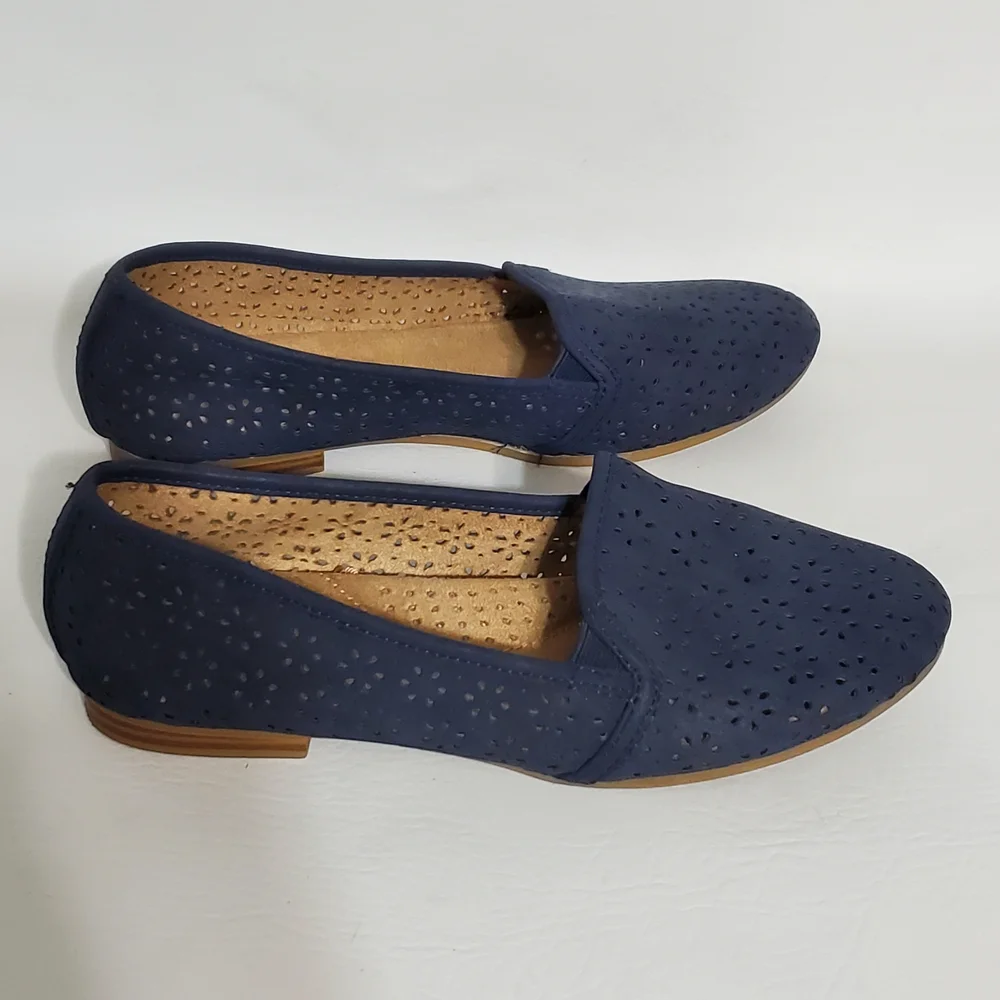 White Mountain Lazer Cut Navy Women's Flats